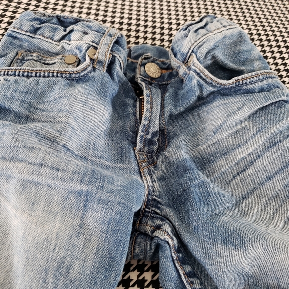 Boy's jeans/ shorts - Picture 3 of 7